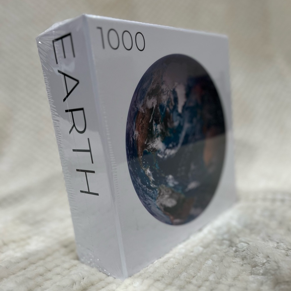 **NEW** UNOPENED 1000 Pieces Planet Earth Puzzle